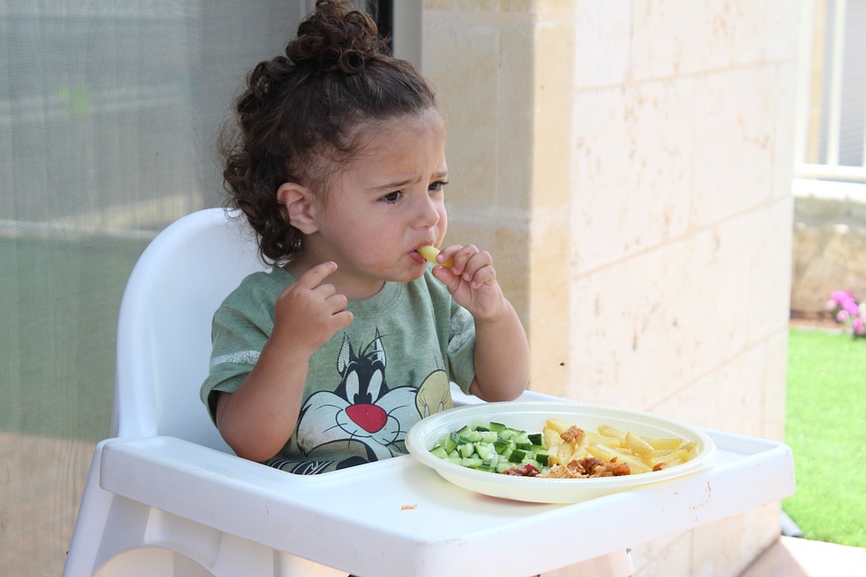 Nervous About Baby-Led Weaning? Be In The Know | WAYISAVE.COM